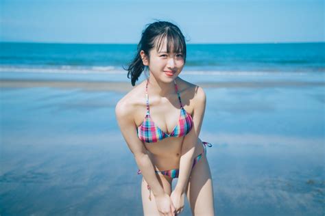 日向坂46上村ひなの、フレッシュな水着カット初公開 美スタイルにドキッ＜そのままで＞ モデルプレス