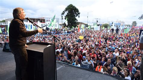 Máximo Kirchner Estas Manos Tuvieron Un Joystick De Playstation Pero Nunca Votaron Un Ajuste