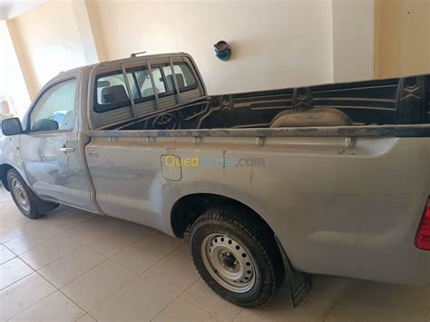 Toyota Hilux 2017 LEGEND DC 4x2 Chlef Algérie