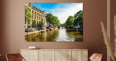 Hausfassaden Und Strasse Boote An Einem Kanal Gracht In Amsterdam