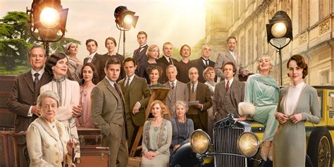 Downton Abbey: A New Era Poster Showcases the Crawley Family