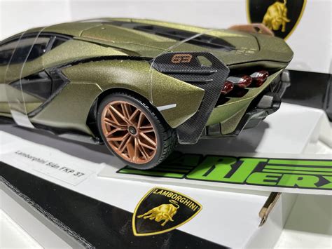 Lamborghini Sian FKP37 1:18 Scale Model Toy Car Kids Dads Collectors ...