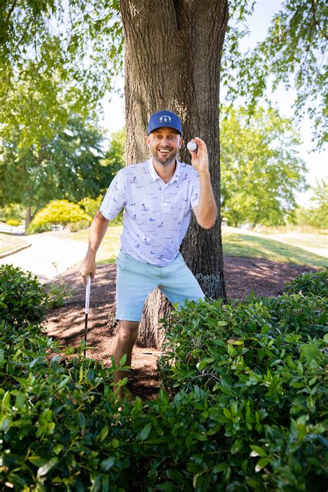 Comedian Nate Bargatze found the ideal profession for his golf ...