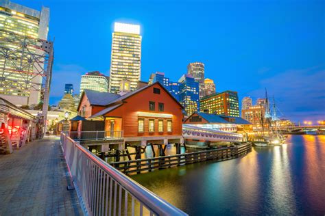 Private Sunset Boston Harbor Cruise with Cocktails - Boston | Project Expedition