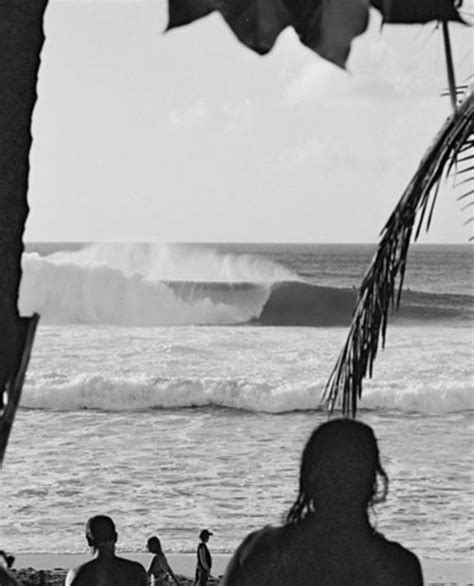 Pin By Svea Nassat On Wanderlust Adventure Time Girls Surfing Black And White Pictures