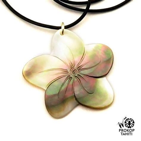 Pendentif Fleur De Frangipanier Tahiti Nacre La Boutique Du Mono