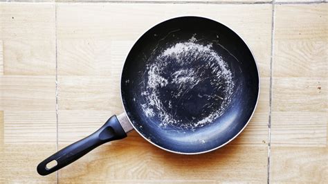 Are Scratched Nonstick Pans Dangerous