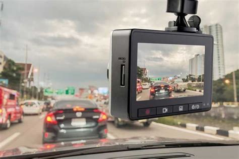 5 Ways Fleet Cards And In Dash Cams Help Protect Your Fleet