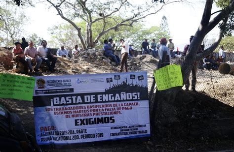 Toman Trabajadores Tanques De Agua De La Capach Exigen Pago De Parte