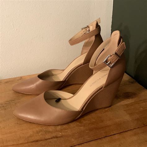 Marc Fisher Nude Leather Wedge High Heels Size 7 5 Gem