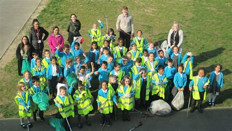 Watford Volunteers Of All Ages Help Cleanse Town My Local News