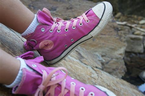 How To Style Pink Shoes 12 Feminine Ensembles To Embrace The