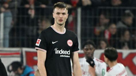 Sasa Kalajdzic Muss Nach Leihe Ende Eintracht Frankfurt Verlassen