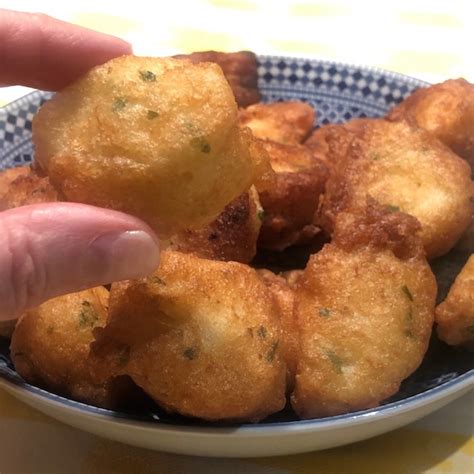 BUNYOLS DE BACALLÀ BUÑUELOS DE BACALAO Pescados y mariscos Blog de