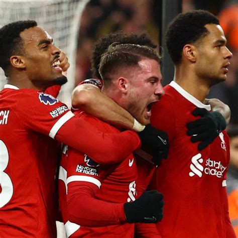 Foot Liverpool Renverse Luton Town Et Sassure De Conserver La Tête