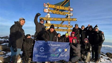 Afrique Le On De Vie Sur Le Mont Kilimandjaro Pour Randonneurs Ou