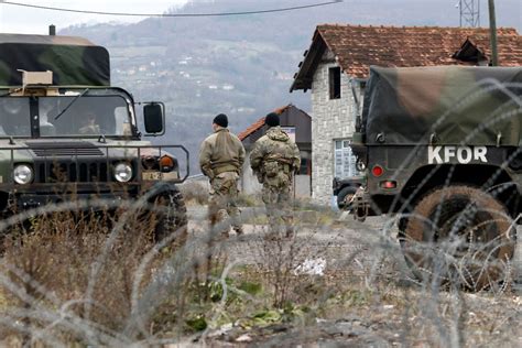 Le Kosovo au bord du conflit armé d après la Serbie L Avenir