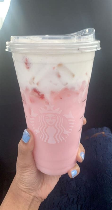 Starbucks Pink Drink with Vanilla Sweet Cream Cold foam | Starbucks ...