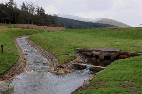 Spillway At Portmore Loch Dam Jim Barton Cc By Sa 2 0 Geograph