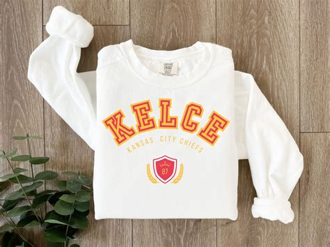 Comfort Colors Kelce Swift Sweatshirt, Chiefs Sweatshirt, Swiftie Shirt ...