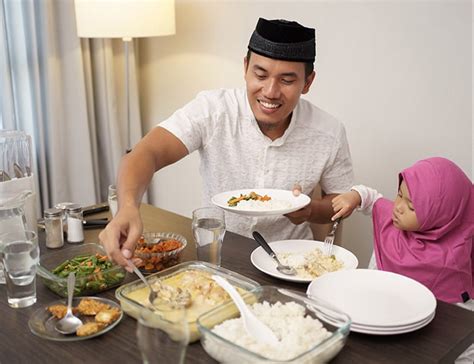 Beberapa Tips Makan Sahur Supaya Perut Tetap Penuh Selama Berpuasa