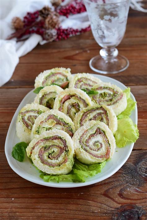 Rotolini Di Pancarr Al Salmone E Pesto Sfizioso Lapasticceramatta