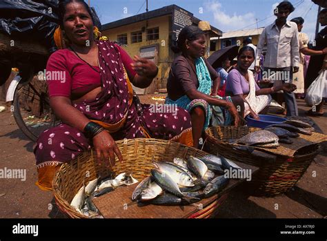 Marktfrau Mapusa Goa Indien Stock Photo Alamy