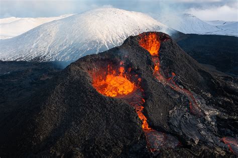 Stunning Documentary Shows The Birth Of A Volcano In Iceland Petapixel