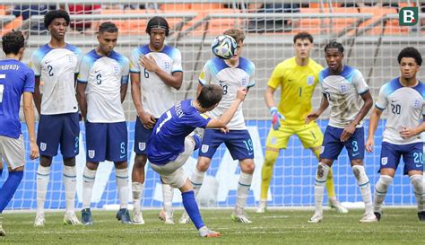 Foto Momen Gol Indah Pemain Uzbekistan U Singkirkan Timnas Inggris