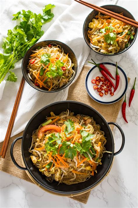 Pad Woon Sen Thai Stir Fried Glass Noodles Wok And Skillet