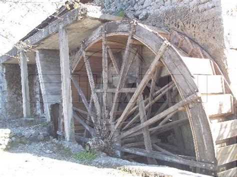 tarihi su degirmeni sahipsiz kaldi karasabannet