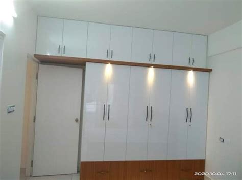 Plywood 6 Door Modular Wardrobe Without Mirror With Locker At Rs 1200