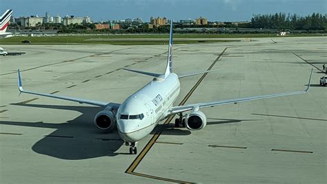 UA B738 MIA United Airlines Boeing 737 824 At Miami Intern Flickr