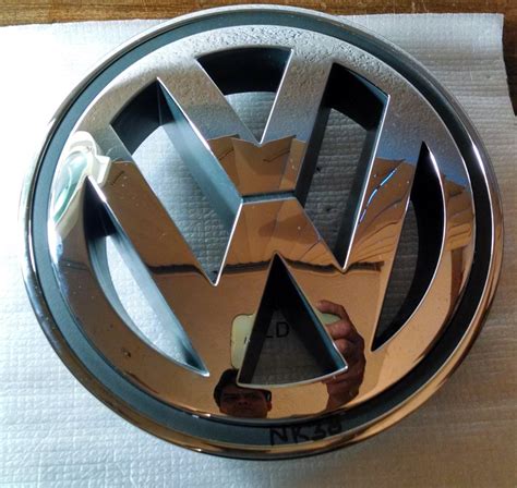 Emblema Central De Parrilla Jetta Gli Original Vw 495 00 En Mercado