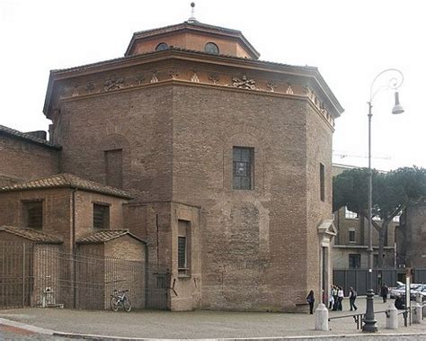 El Baptisterio De Letrán Es El Más Antiguo De Su Género Del Mundo Su