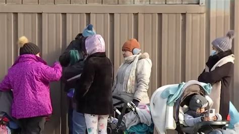 Chicago Begins Evicting Migrants From Shelters