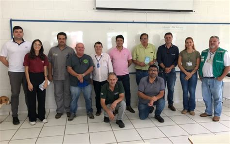 Representantes da SEAPA IMA e Prefeitura visitam Fazenda Laboratório