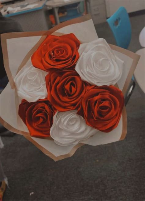 Ramo De Rosas Eternas In 2024 Ribbon Rose Bouquets Ribbon Roses Rose