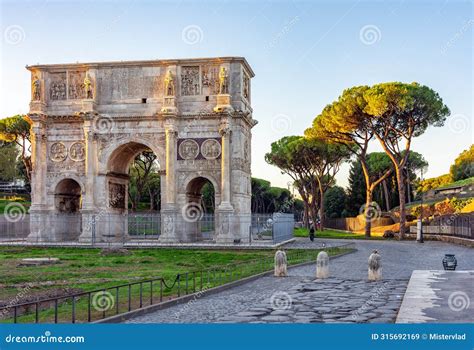 Arch Of Constantine Arco Di Constantino Near Colosseum Coliseum