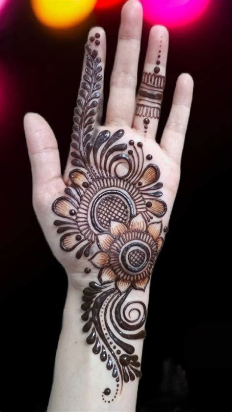 Simple Mehndi Design Images: 20 Stunning Ideas for Your Next Occasion!