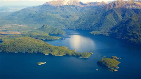 Lake Manapouri, Southland holiday accommodation: short-term house ...