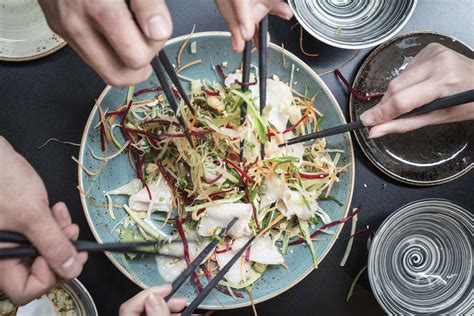 Lo Hei: Singapore’s Favourite Chinese New Year Dish - Discovery