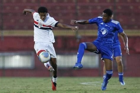 Copa Do Brasil Sub Cruzeiro Bate S O Paulo E Larga Na Frente Por