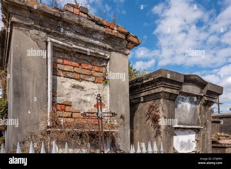 St Louis Cemetery No. 1, New Orleans, Louisiana, USA Stock Photo - Alamy