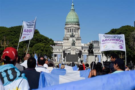 Far Right Outsider Milei Sworn In As Argentina S President Promising