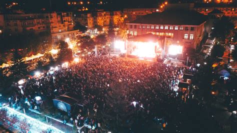 Concert De Zile Mari La Mioveni De Ziua Femeii