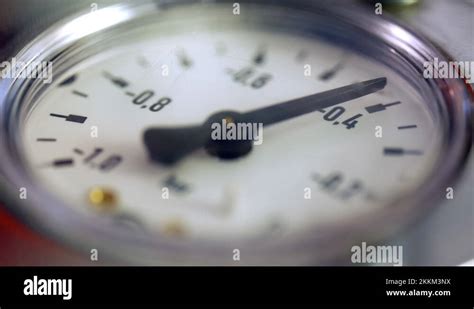 Air compressor gauge Stock Videos & Footage - HD and 4K Video Clips - Alamy