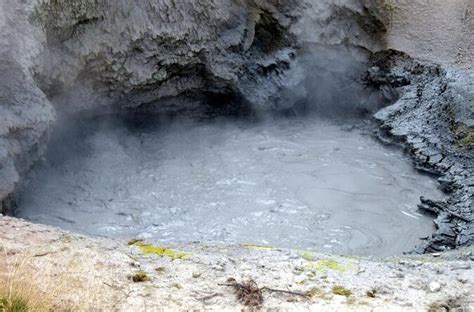 Entradas y Tours Área del volcán de lodo Parque Nacional de