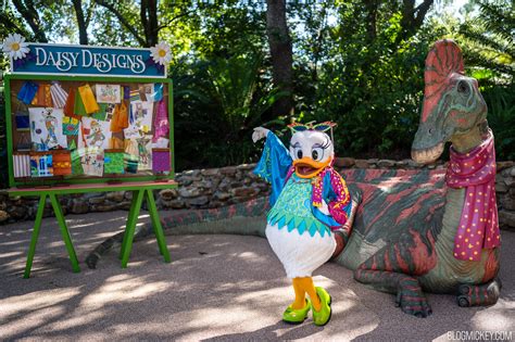 Donald Duck And Daisy Duck Meet And Greets Return To Donalds Dino Bash