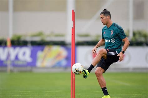 Cristiano Ronaldo Arrives Four Hours Prior to Training Session to do ...